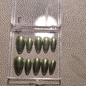 Green Metallic Nail Tips